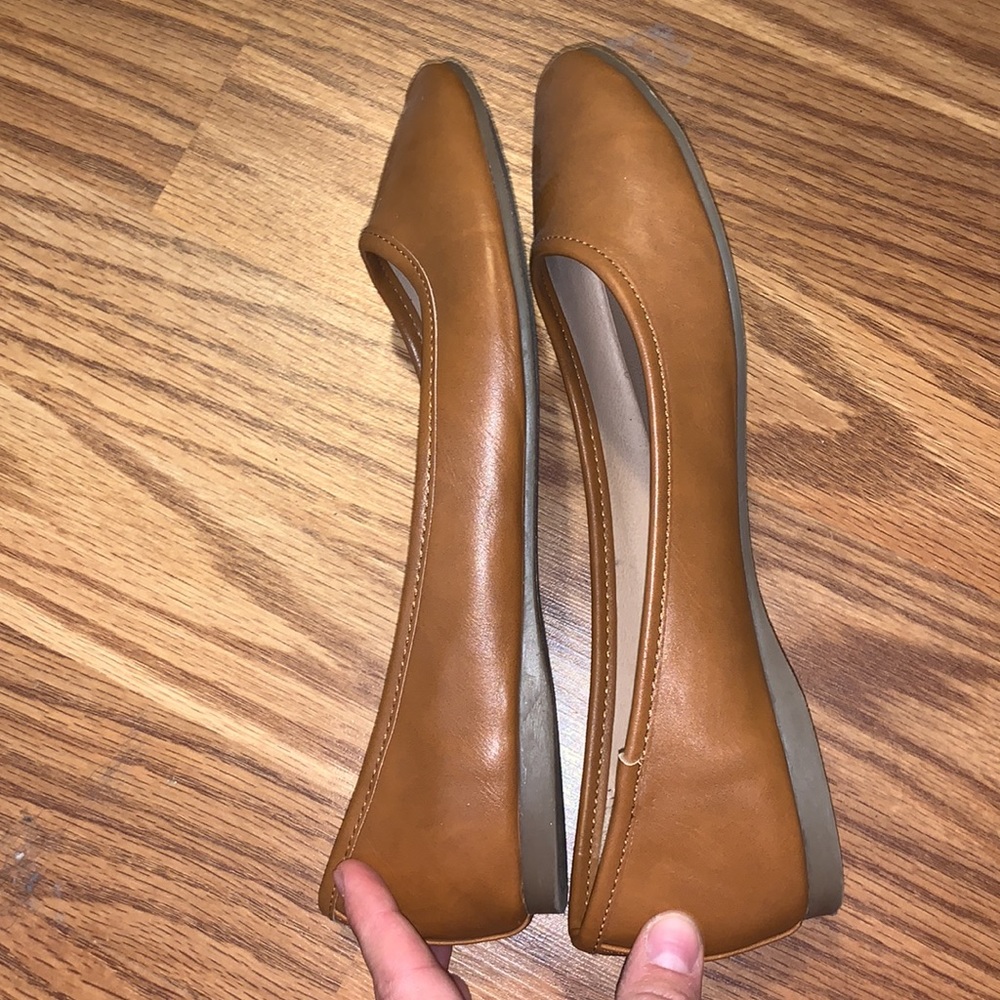 Universal Thread Flats - Picture 6 of 6